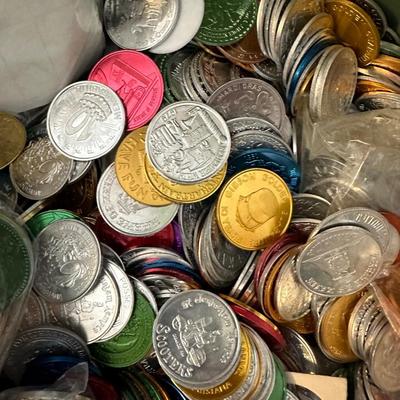 Vintage Mardi Gras doubloons 61lbs