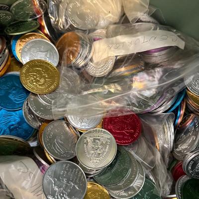 Vintage Mardi Gras doubloons 61lbs