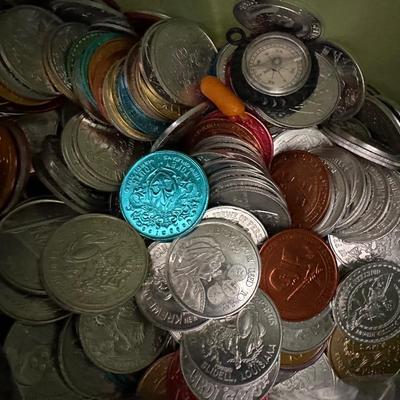 Vintage Mardi Gras doubloons 61lbs