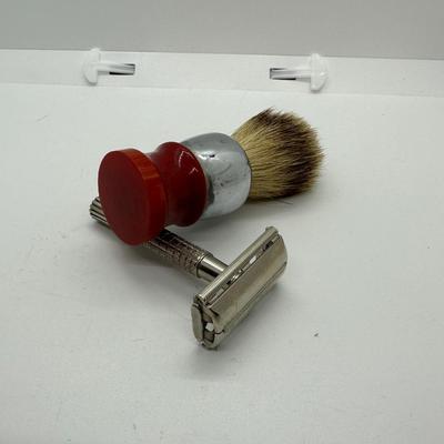 Vintage Shaving Brush with Razor