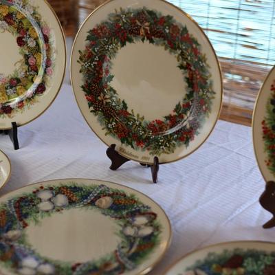 LENOX - Set of (6) Beautiful Colonial Christmas Wreath Plates, Most W/ Original Boxes