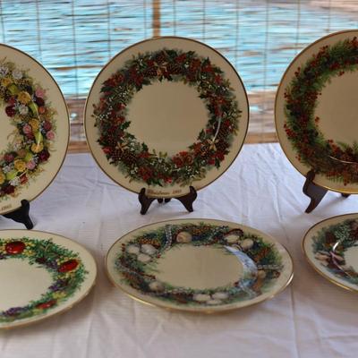 LENOX - Set of (6) Beautiful Colonial Christmas Wreath Plates, Most W/ Original Boxes