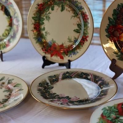 LENOX - Set of (7) Annual Colonial Christmas Wreath Plates, Most W/ Original Boxes
