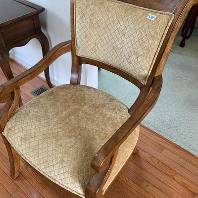 Clean Arm Chair