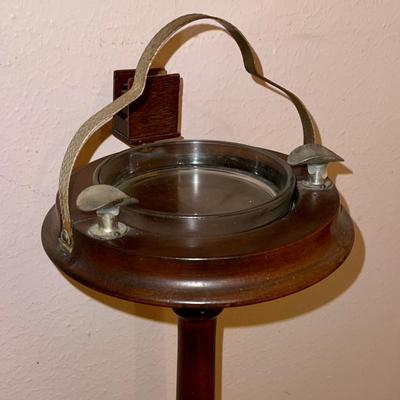 Pedestal standing ashtray