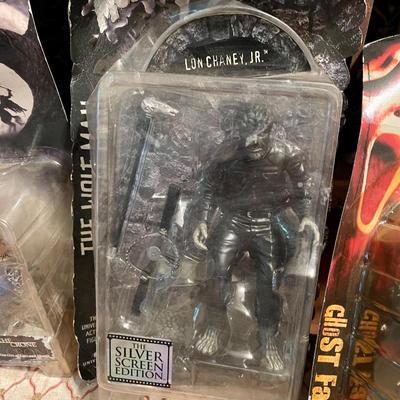 Lot of 5 Halloween figures nib