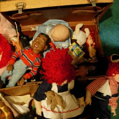 Dolls,Stuff Animals & barbies Lot