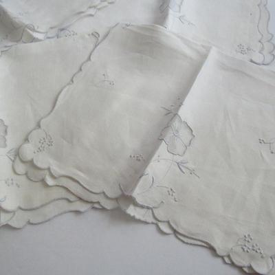 Pretty Set of 4 Matching Napkins