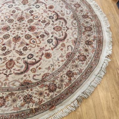 Round Oriental Rug with Fringe 93