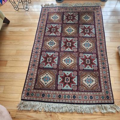 Persian Oriental Rug Hand Knotted Made in Iran 65" x 40"