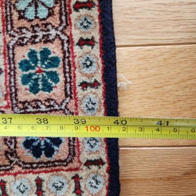 Persian Oriental Rug Hand Knotted Made in Iran 65" x 40"