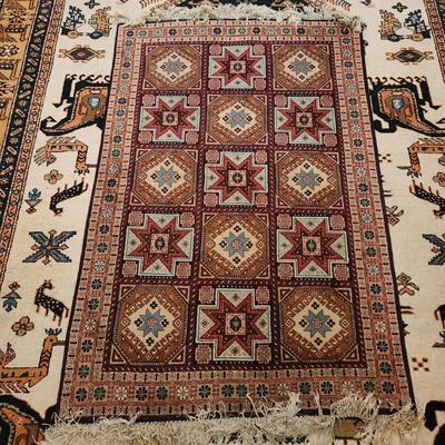 Persian Oriental Rug Hand Knotted Made in Iran 65" x 40"