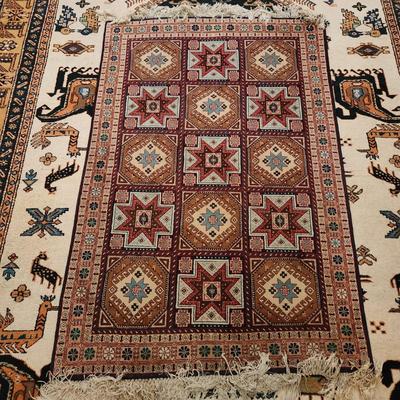 Persian Oriental Rug Hand Knotted Made in Iran 65