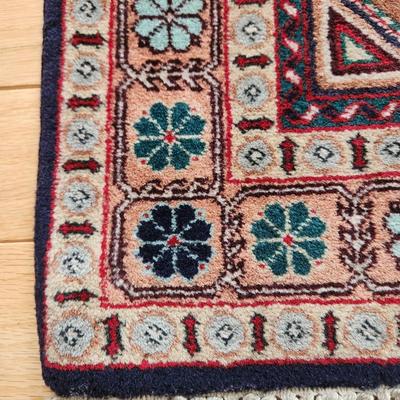 Persian Oriental Rug Hand Knotted Made in Iran 65" x 40"