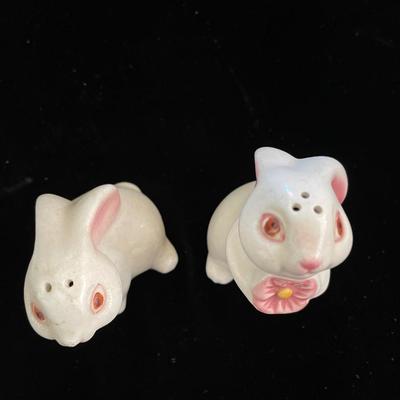 SET OF BUNNY SALT AND PEPPER SHAKERS