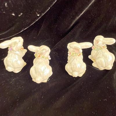 SET OF BUNNY SALT AND PEPPER SHAKERS