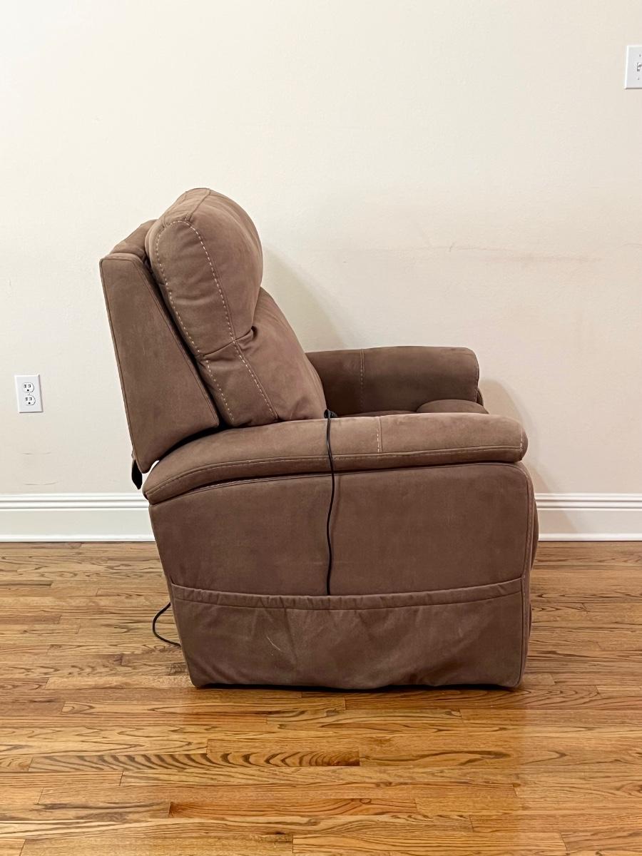 MOTOMOTION Upholstered Recline Lift Chair