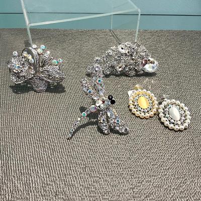 368 Five Rhinestone Brooches, Dragonfly, Floral Basket, Oval Pendants/Brooch