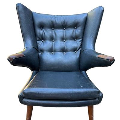 Hans J. Wegner Papa Bear Chair & Ottoman