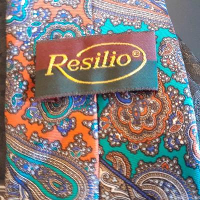 Twelve Neck Ties Surrey, Huntington, Claybrooke, Resillio, Van Heusen and other brands