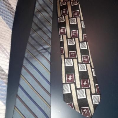 Twelve Neck Ties Surrey, Huntington, Claybrooke, Resillio, Van Heusen and other brands