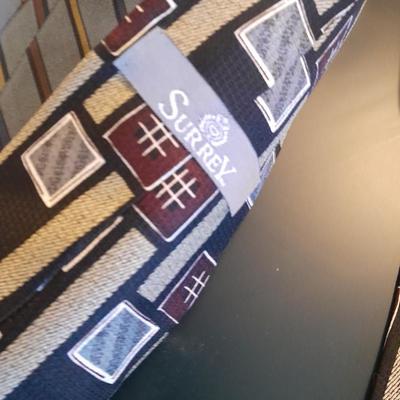 Twelve Neck Ties Surrey, Huntington, Claybrooke, Resillio, Van Heusen and other brands