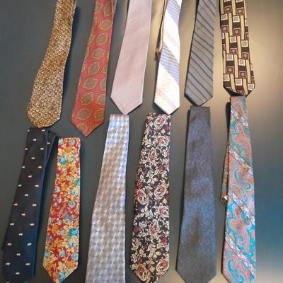 Twelve Neck Ties Surrey, Huntington, Claybrooke, Resillio, Van Heusen and other brands