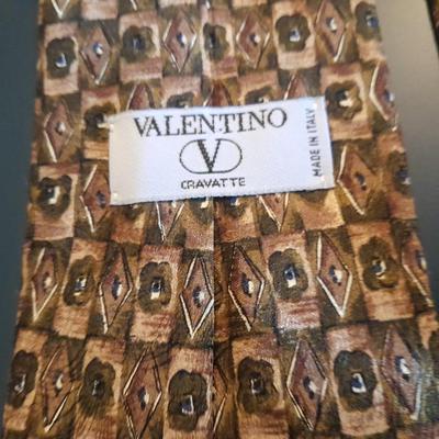 Twelve Neck Ties Surrey, Huntington, Claybrooke, Resillio, Van Heusen and other brands