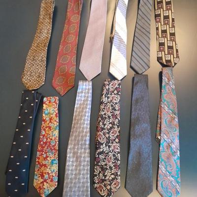 Twelve Neck Ties Surrey, Huntington, Claybrooke, Resillio, Van Heusen and other brands