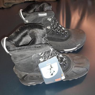 New with tags Men's size 10.5 Solomon Boots Scrambler LTR T