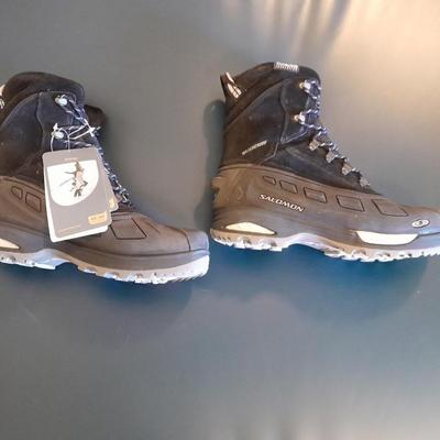 New with tags Men's size 10.5 Solomon Boots Scrambler LTR T