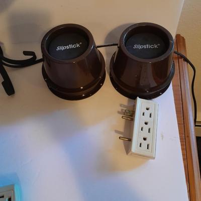 Small lamp, Metal organizer, Power strip, Slapsticks