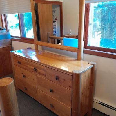 Dresser with mirror Moose drawer pulls