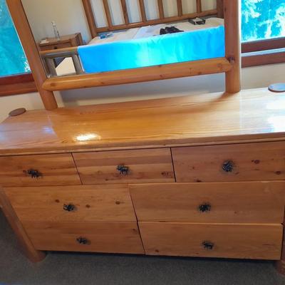 Dresser with mirror Moose drawer pulls