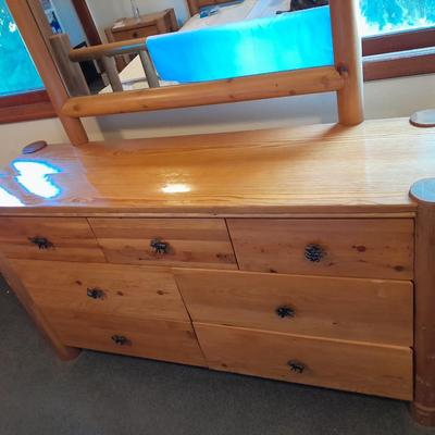 Dresser with mirror Moose drawer pulls