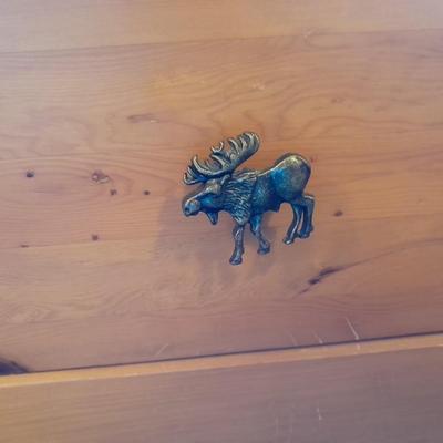 Dresser with mirror Moose drawer pulls