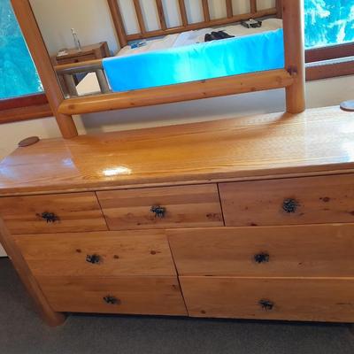 Dresser with mirror Moose drawer pulls