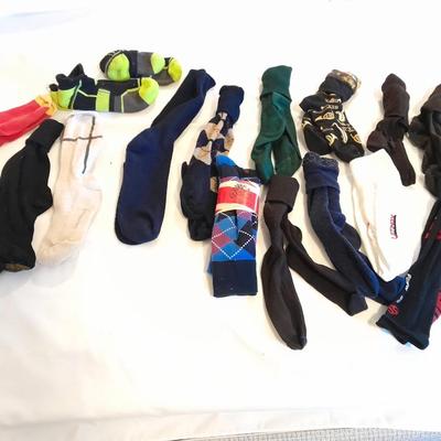 Men's lightly used socks Smart wool, Under armor, and more