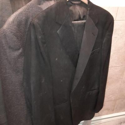 Five suit coats Huntington, Bill Blass, Jos A Bank, Joslins and more brands