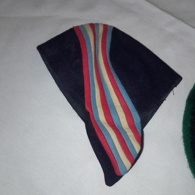 Two Wool vintage hats RARE Wool Grandi Magazzini Scottish Lion Black Watch 100% Wool Navy Blue Green Clan Tam Hat Beret