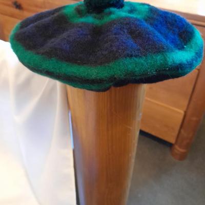 Two Wool vintage hats RARE Wool Grandi Magazzini Scottish Lion Black Watch 100% Wool Navy Blue Green Clan Tam Hat Beret