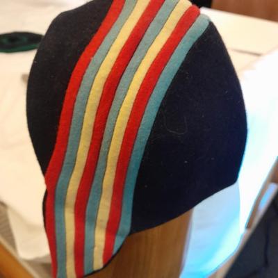 Two Wool vintage hats RARE Wool Grandi Magazzini Scottish Lion Black Watch 100% Wool Navy Blue Green Clan Tam Hat Beret