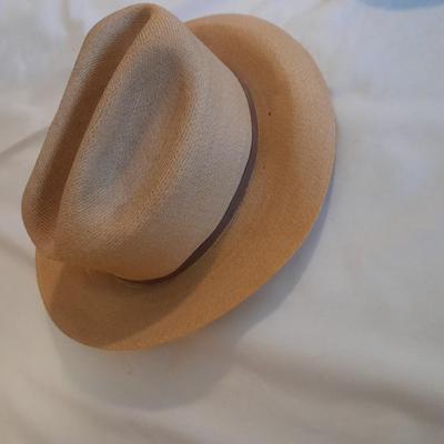Two vintage hats - Royal De Luxe Stetson "Open road"  7 3/8 - Bee cool