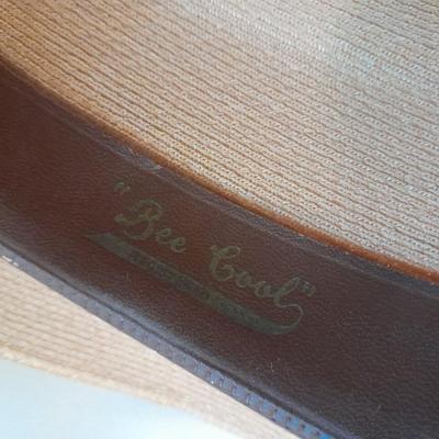 Two vintage hats - Royal De Luxe Stetson "Open road"  7 3/8 - Bee cool