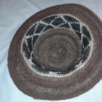 Three vintage hats - Alpaca wool hat Peru La Vicuna Ha- 100% wool felt hat. - Jackaroo leather hat
