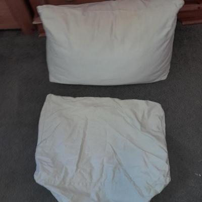 Triangular shaped pillow easy sit with two cases