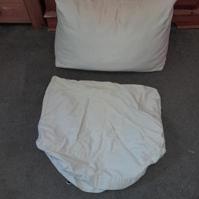 Triangular shaped pillow easy sit with two cases