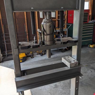 Central Machinery 20 Ton Hydraulic Shop Press