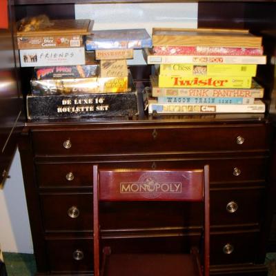 Monopoly Chair with Board games lot