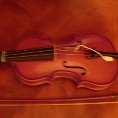 Palatina VN-450-1/4 hand carved Violin & Bow